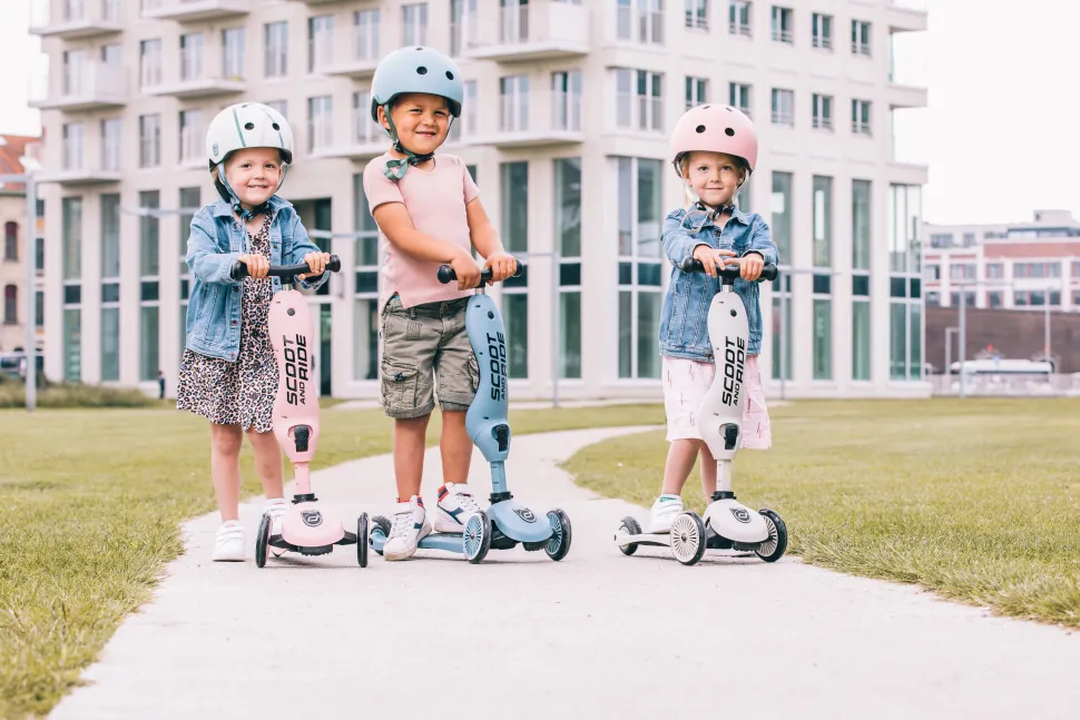 Scoot & Ride Highwaykick 1 - Roze